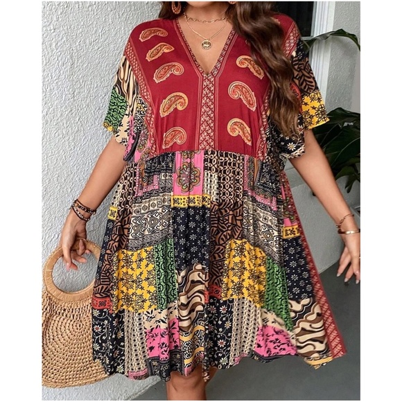 Plus Paisley Floral Print v neck Mini Dress - Picture 7 of 11